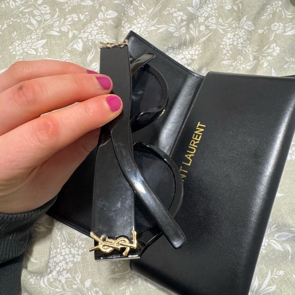 Saint Laurent sunglasses Black - Picture 3 of 8